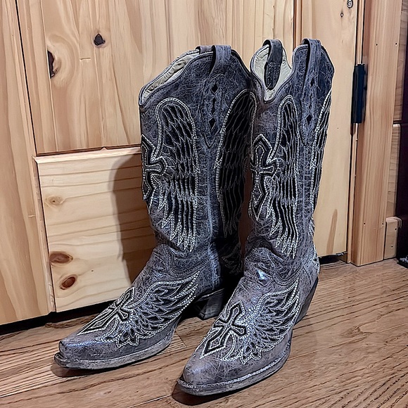 Corral boots - Picture 1 of 3